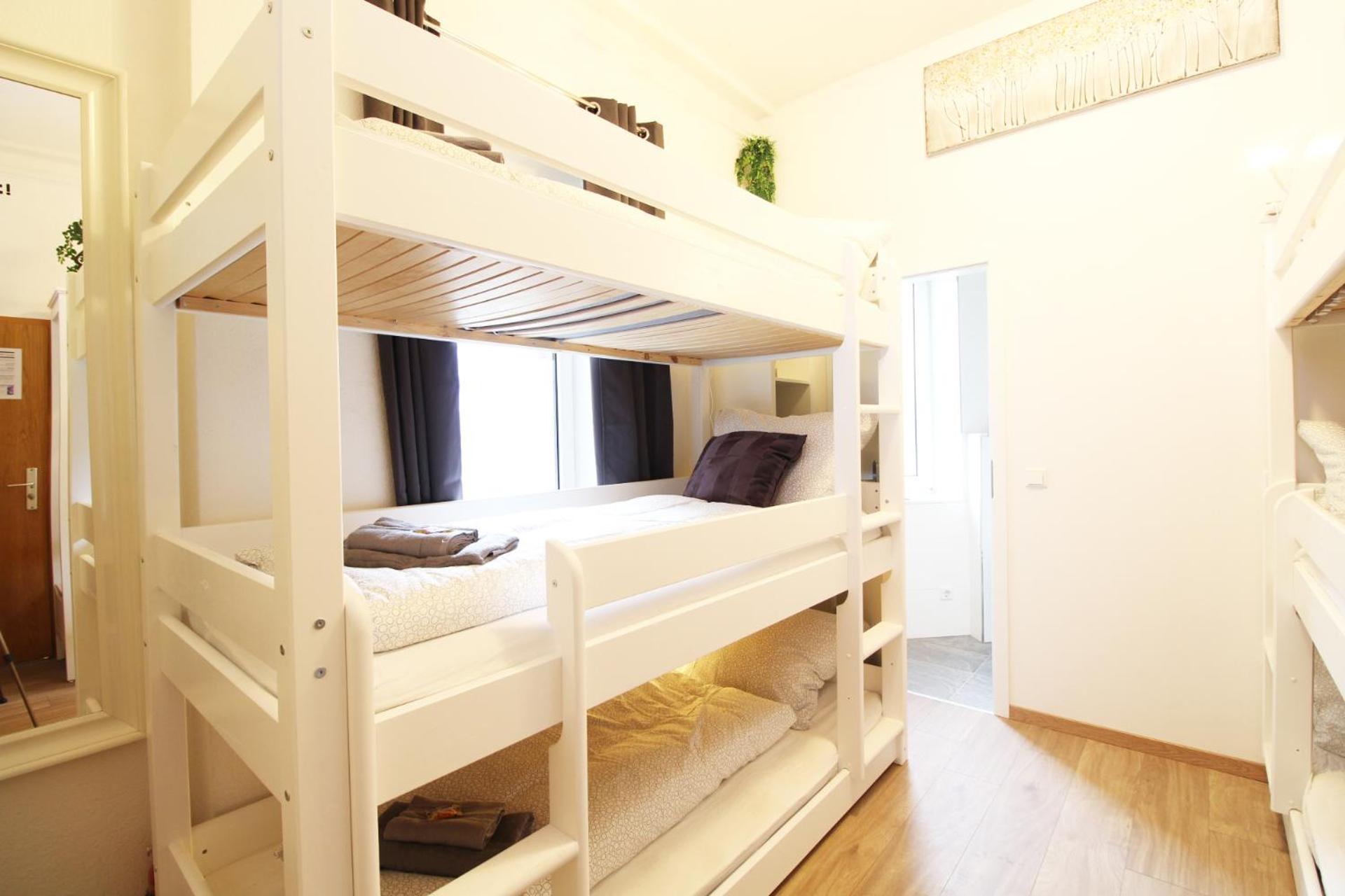 Hotel Ulm Zentrum - Komplettes Zimmer, Hochbett, Android Tv & Eigenem Bad - Perfekt Fuer Familien & Gruppen Kültér fotó